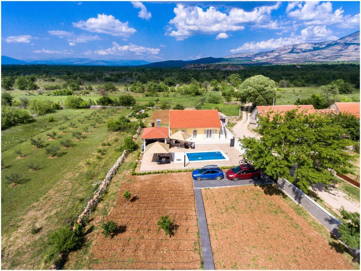 House Mellifera Razvode Exterior foto